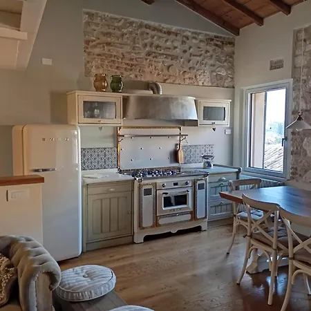Charme Domus San Carlo Βερόνα