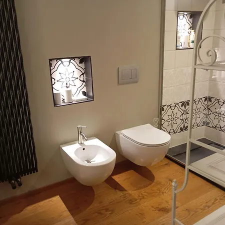 Charme Domus San Carlo 아파트